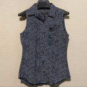 NWT Banana Republic Sleeveless Button Down Top